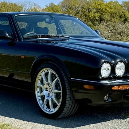 Jaguar XJR  100